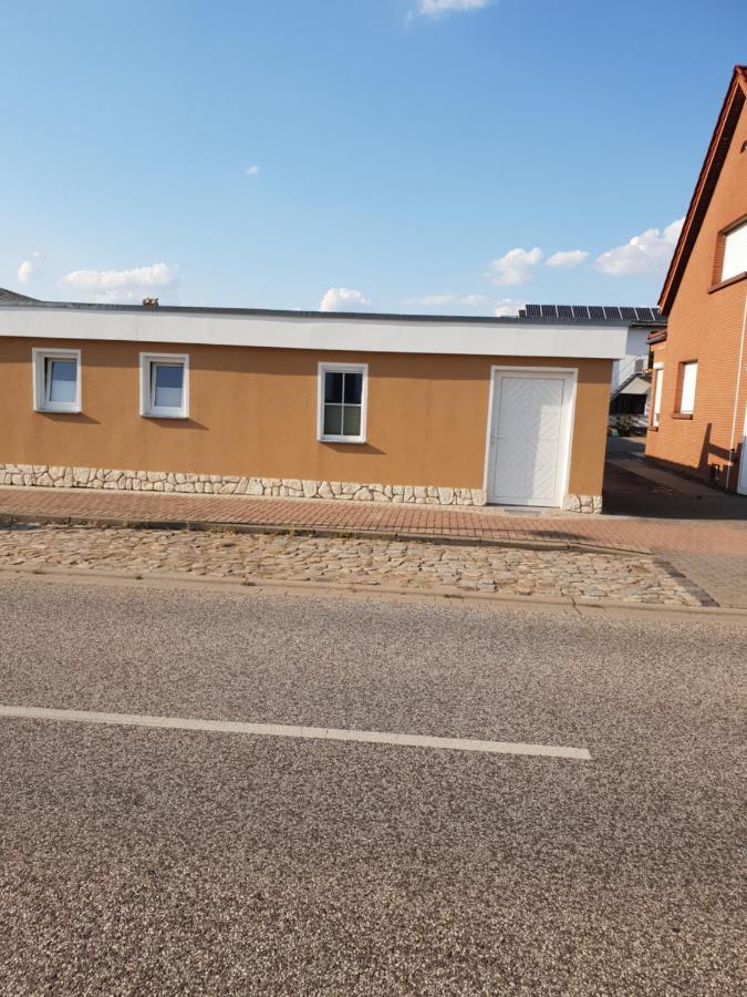 Tinas Ferienwohnung Hohendodeleben Bagian luar foto