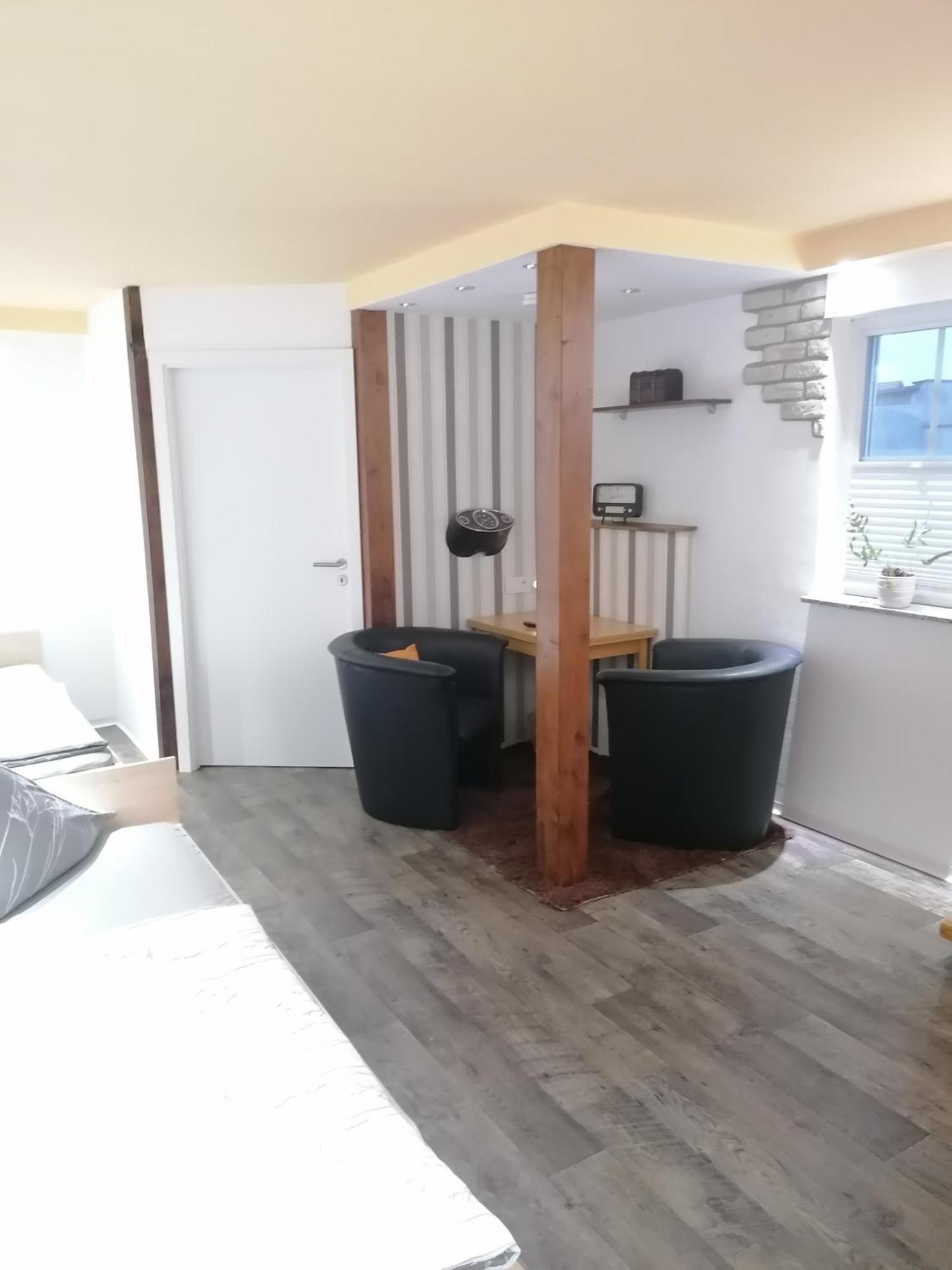 Tinas Ferienwohnung Hohendodeleben Ruang foto